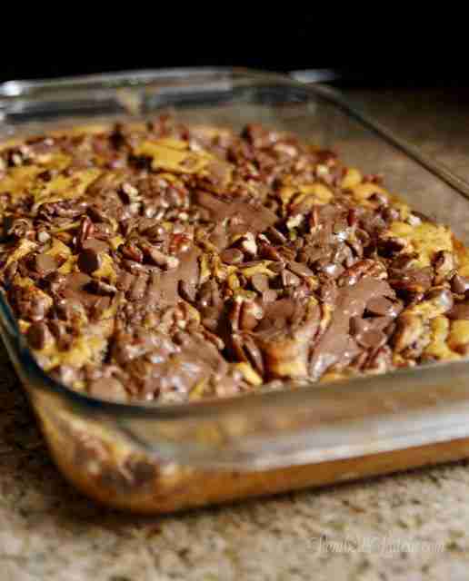 This Earthquake Cake recipe combines the flavors of pumpkin, Nutella, pecans, and chocolate.  This looks like such a delicious and easy recipe!