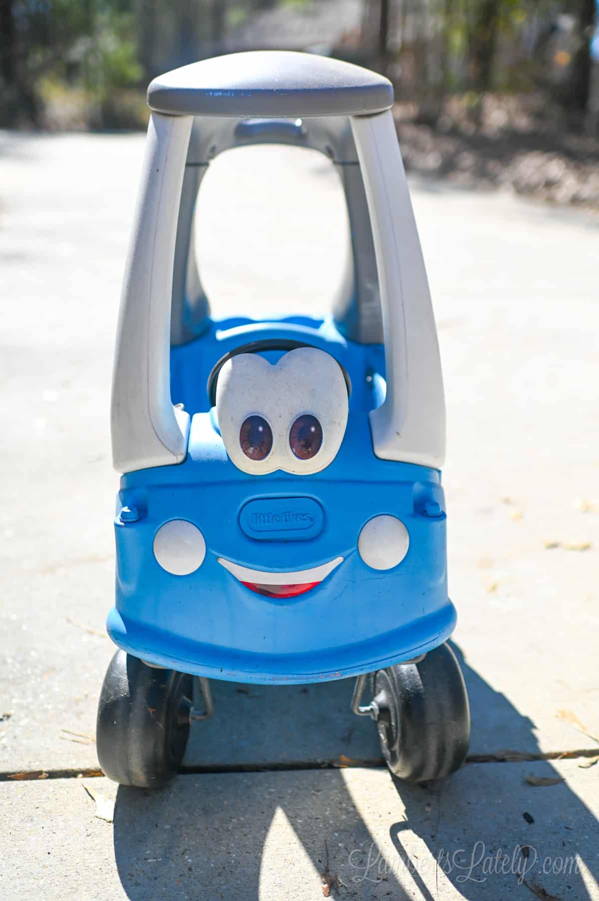 front of cozy coupe makeover after 6 years of use.