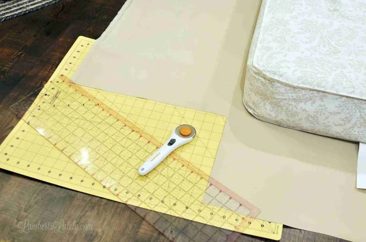 cutting corners of exterior fabric with a quilt mat and circular cutter.