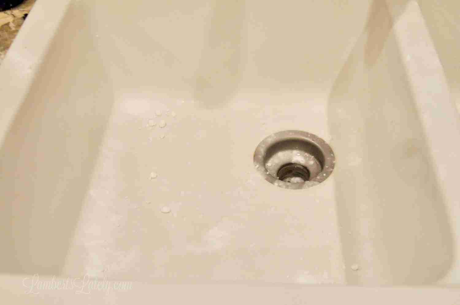 how to clean a porcelain sink - coat with baking soda