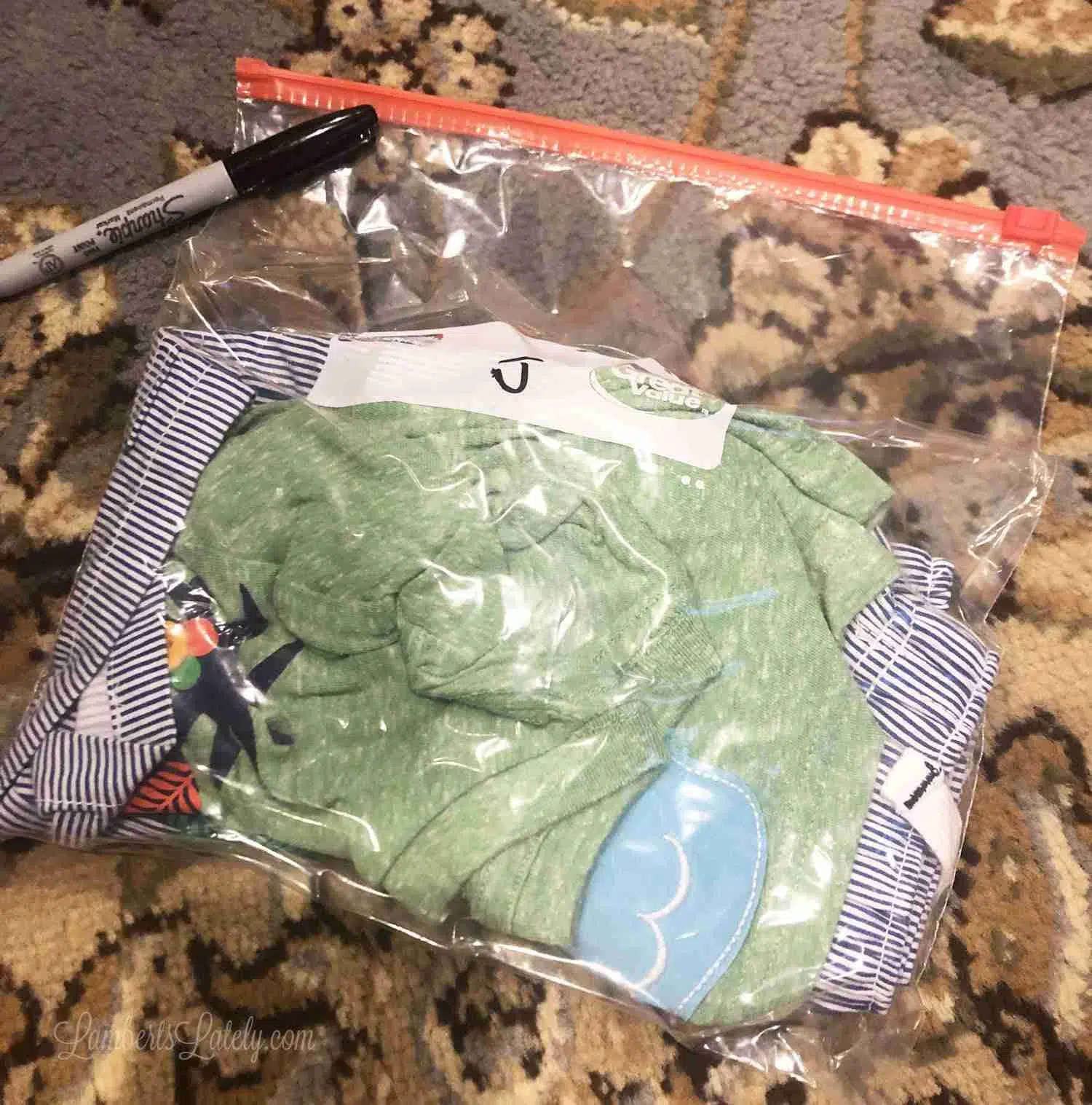 ziploc bags to organize daily clothes for kids.