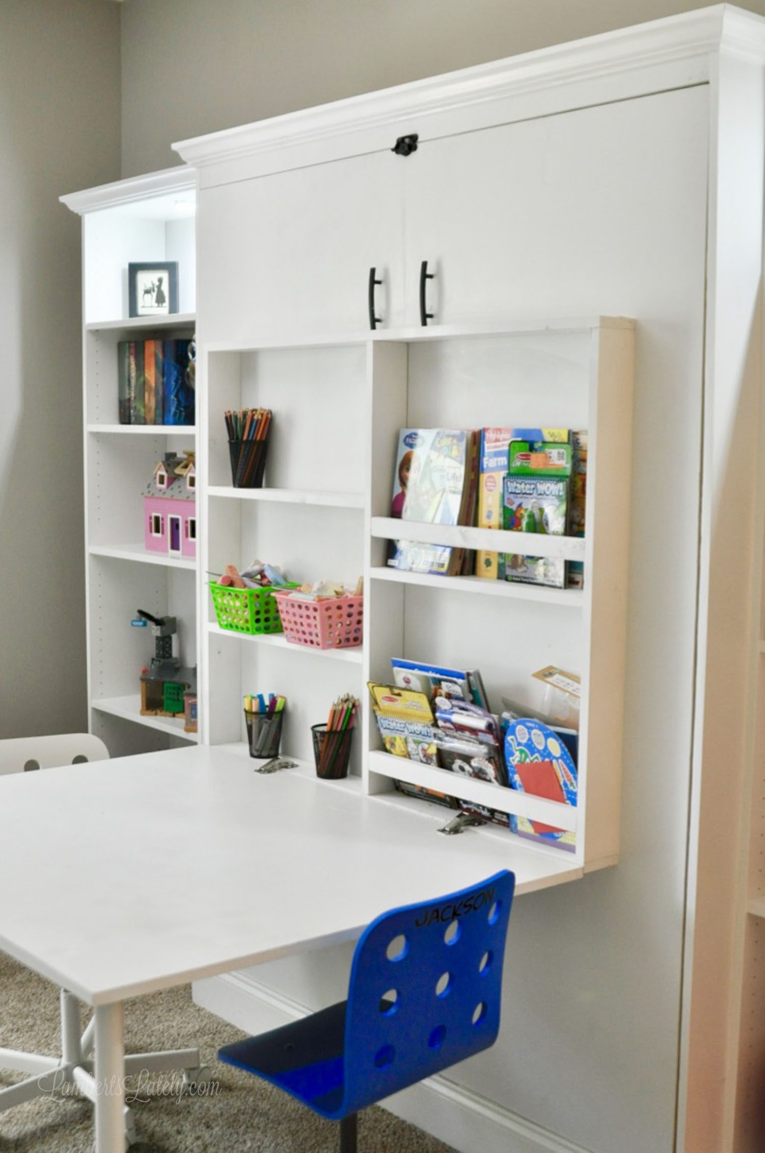 This DIY murphy bed with desk and bookcase combo is all made from inexpensive pieces! Includes Ikea Billy Bookcases and full plans for adding to your guest bedroom, office, or craft room.