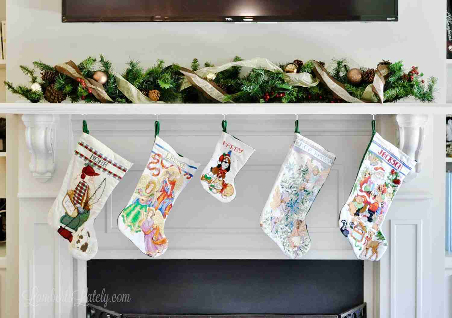 This list of over 100 cheap stocking stuffers has lots of ideas for babies, toddlers, adult men, women, teens, and kids (girls & boys). There's even a section of small, inexpensive DIY gifts!