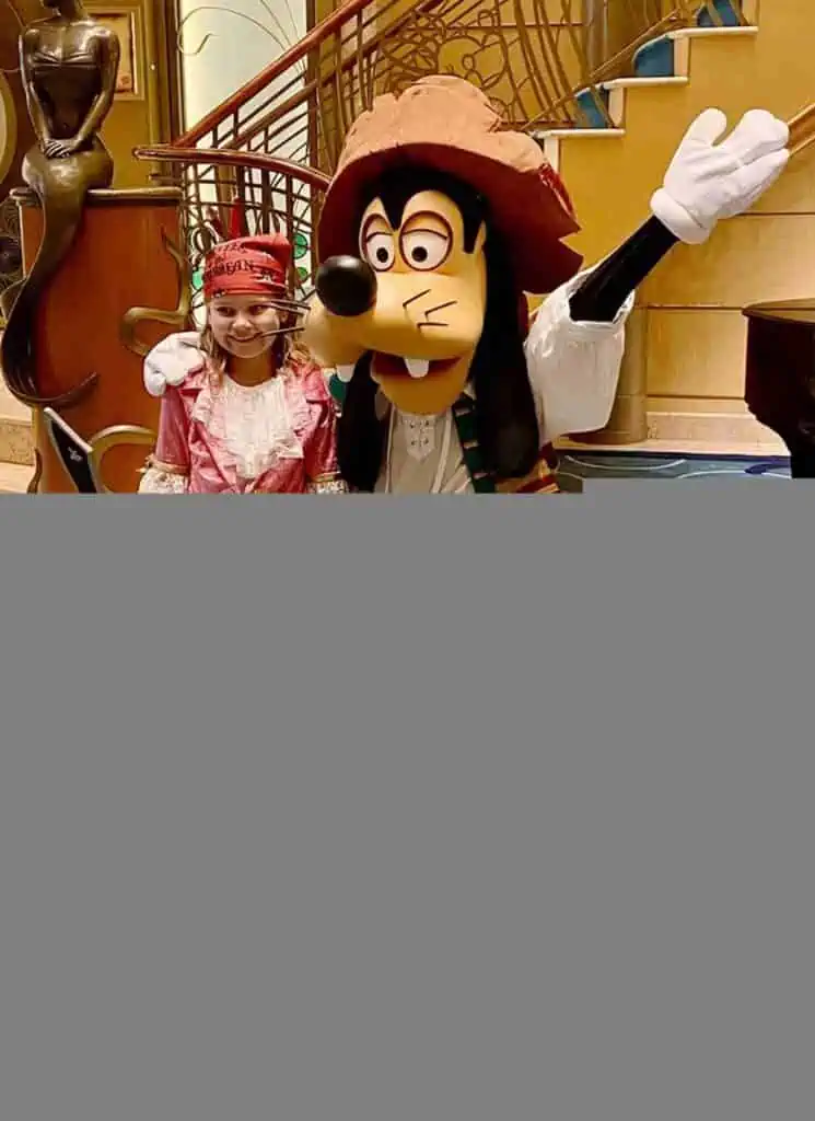 goofy on Disney Wonder.