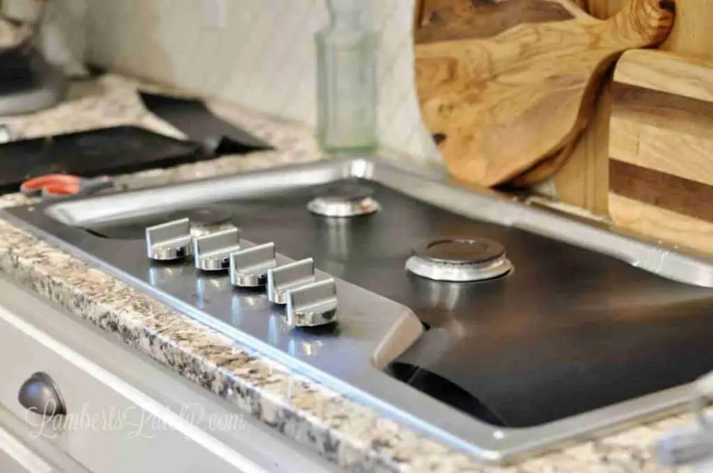 stove splatter guard without two eyes cut