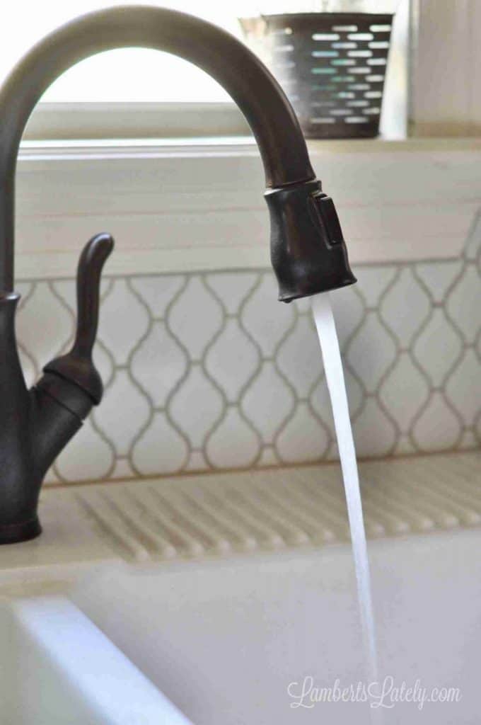 water faucet running.