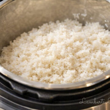 fluffy white rice in an instant pot pressure cooker.