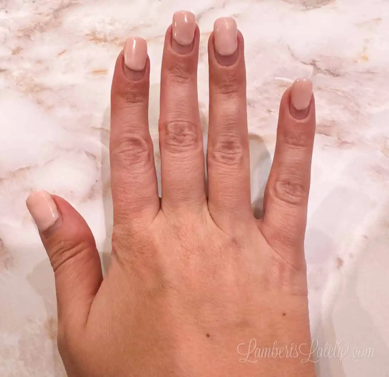nails with 4 weeks of growth.