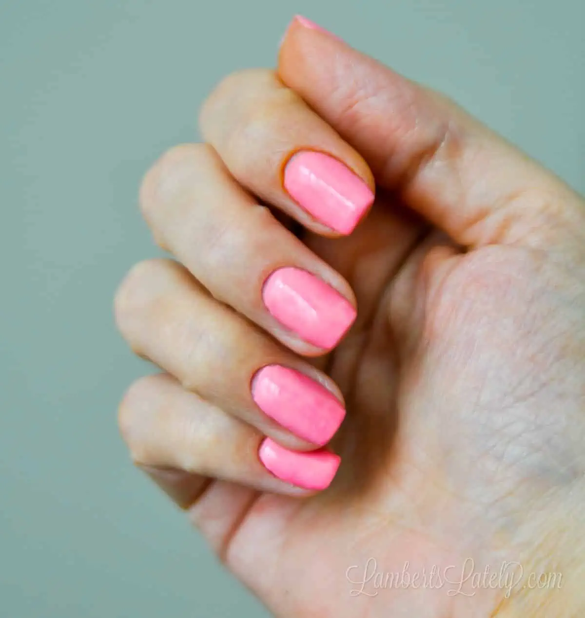 How to Do Dip Nails at Home