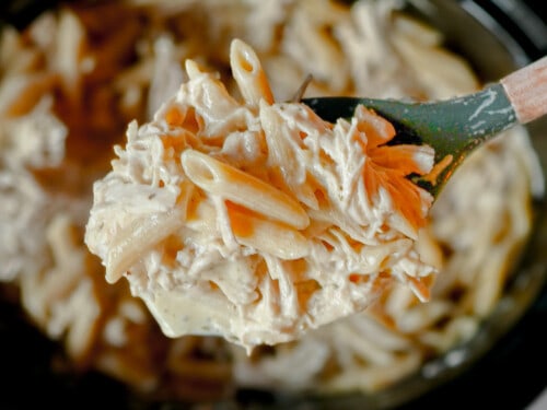 crockpot chicken with cream cheese and olive garden dressing Crockpot Chicken with Olive Garden Dressing (Easy Slow Cooker Dinner)