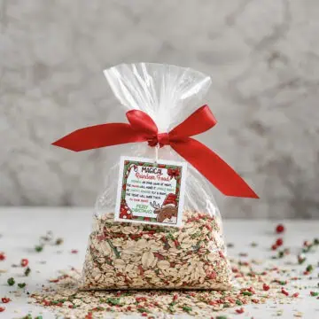 bag of magical reindeer food with a printable poem label.