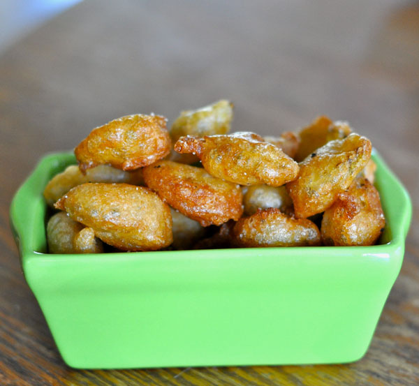 Easy recipe for 10 Minute, 5 Ingredient Fried Pickles...beer-battered chips that are absolutely delicious!